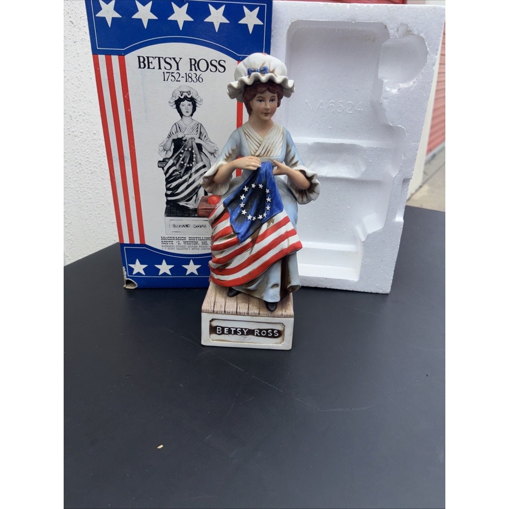 1975 Betsy Ross‎ The Patriots Decanter McCormick Distilling Empty w/ Box G2